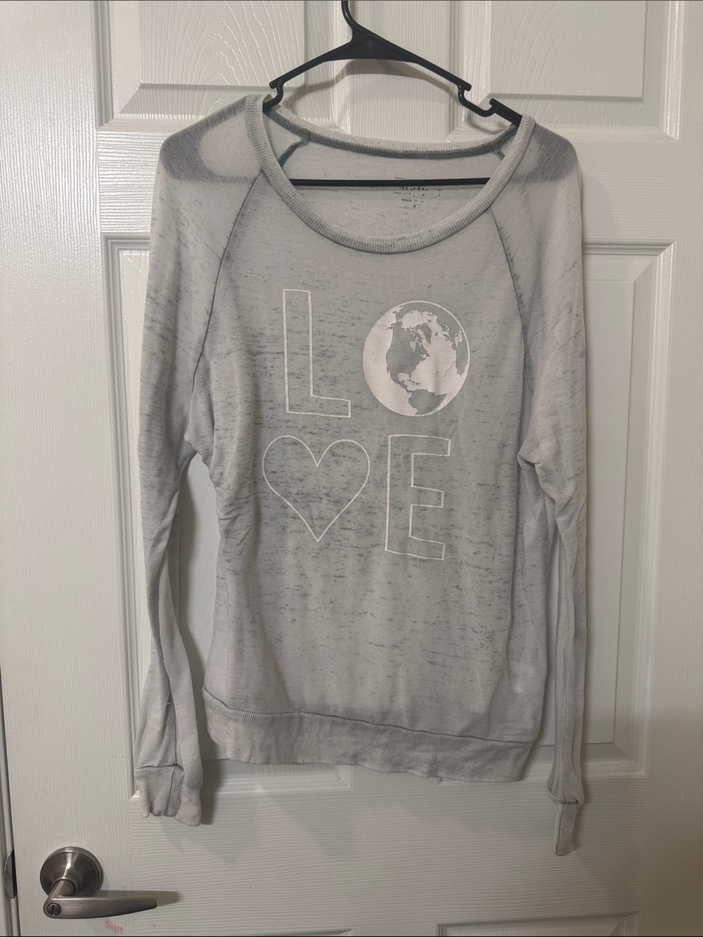 LOVE Graphic Long-Sleeve Women’s Top - Light Gray